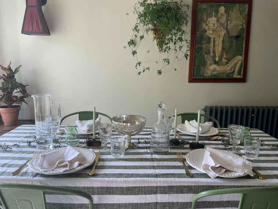 Escape To Ash House 18Th Century Manor In Somerset Martock Εξωτερικό φωτογραφία