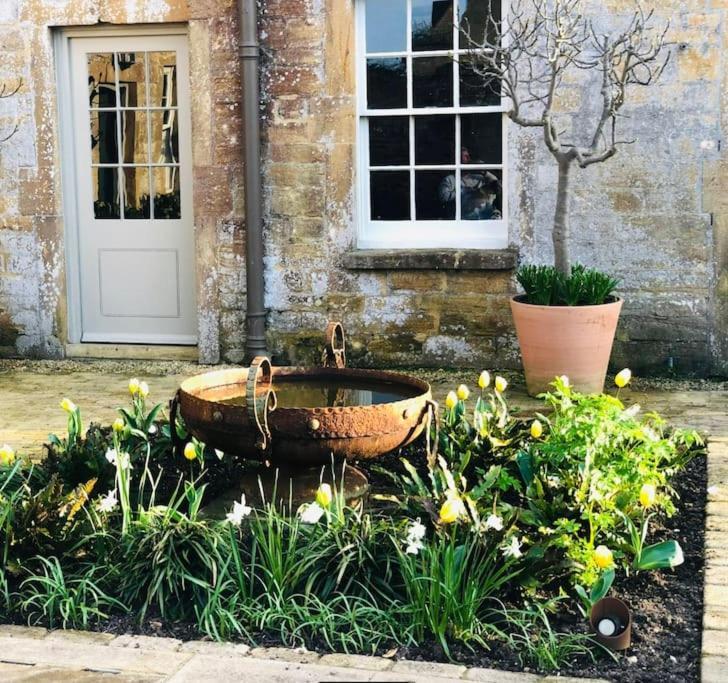 Escape To Ash House 18Th Century Manor In Somerset Martock Εξωτερικό φωτογραφία