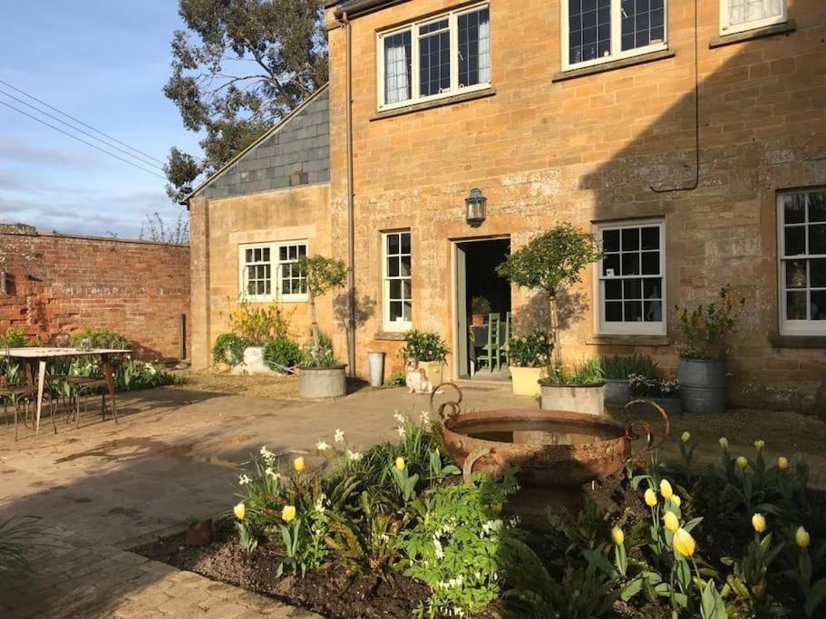 Escape To Ash House 18Th Century Manor In Somerset Martock Εξωτερικό φωτογραφία